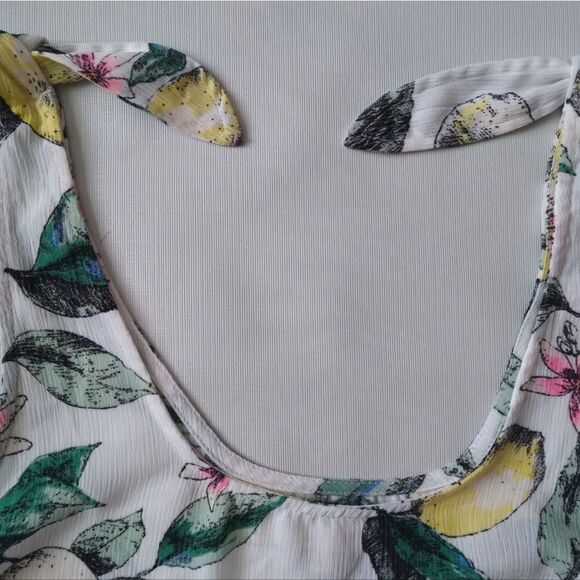 SO Juniors Ivory White Shoulder Tie Lemon Print Sleeveless Crop Top Size Medium - Picture 11 of 14